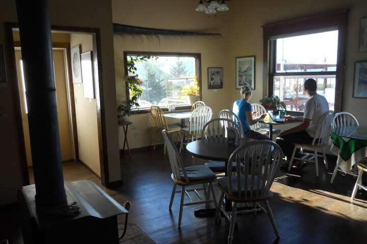 Dining 53 of 60