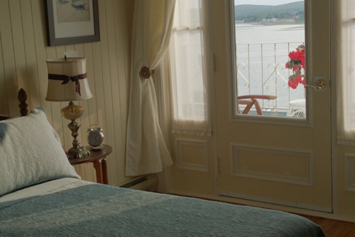 Room 14 of 33