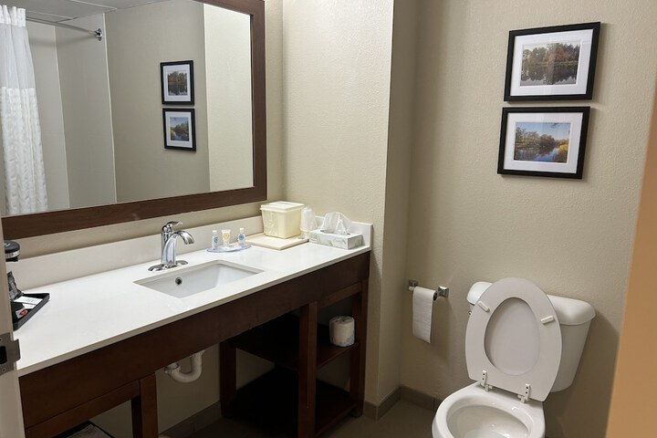 Room 10 of 34