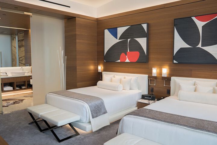Room 103 of 210