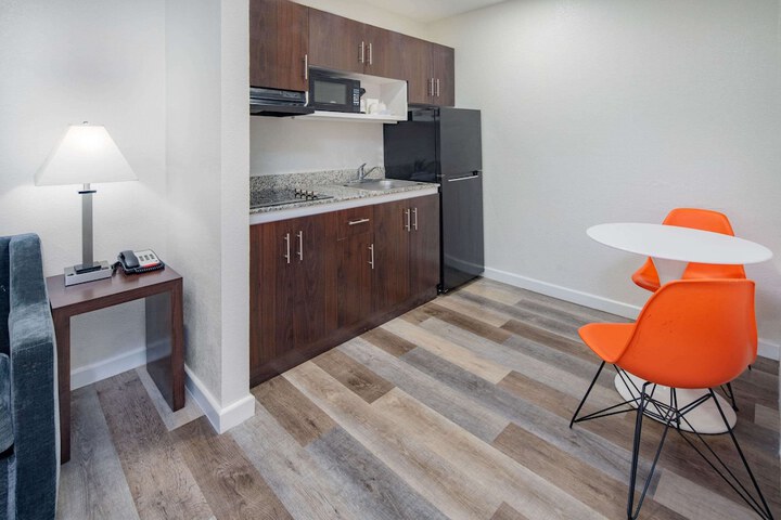 Room 20 of 40