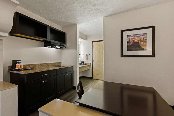 Room 18 of 37