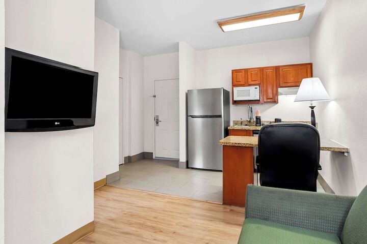 MainStay Suites Addison-Dallas