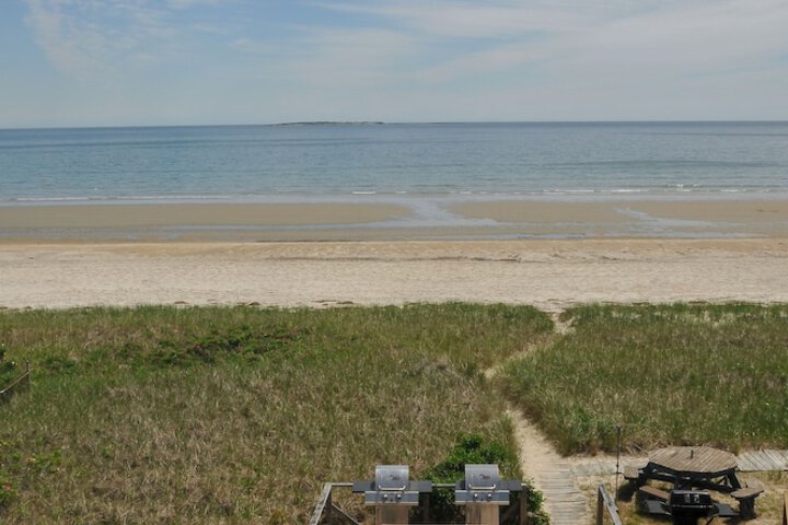 Friendship Oceanfront Suites