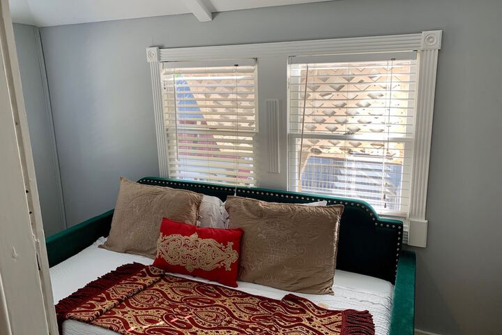 Room 40 of 100