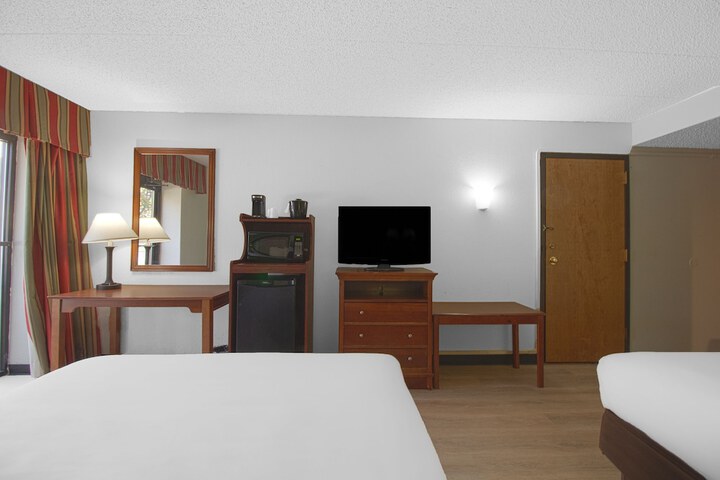Room 52 of 86