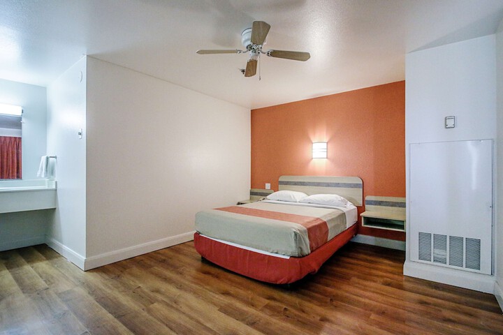 Room 31 of 32