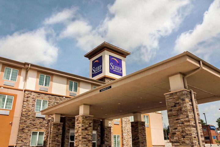 Hotel 4 of 35