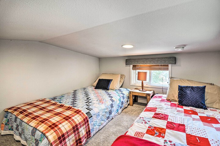 Eureka Tiny Home w / Hot Tub & Community Beach!