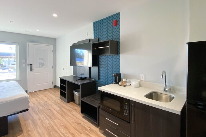 Studio 6 Suites – Stockton CA – Waterfront