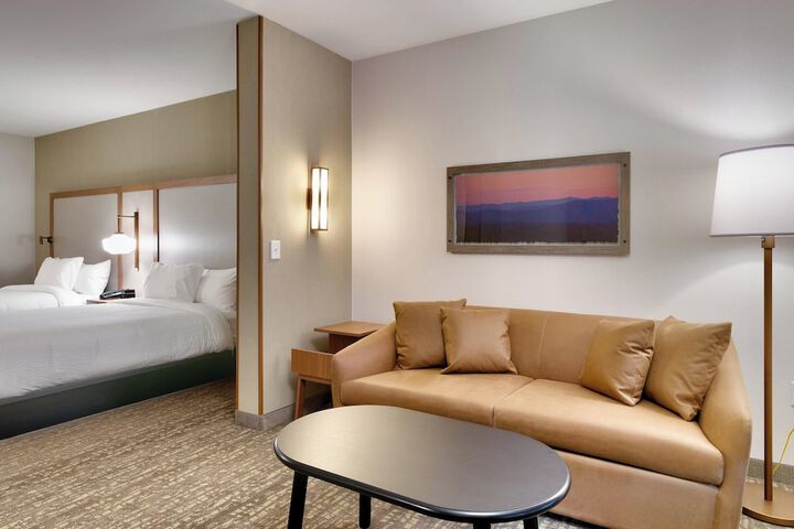 Room 16 of 43