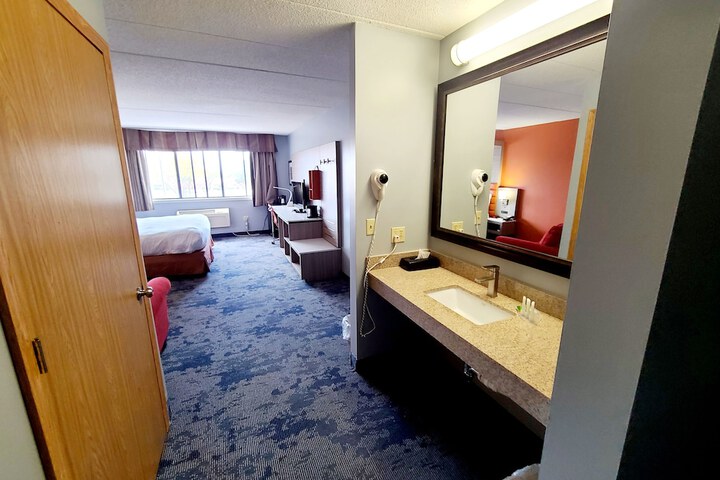 Room 59 of 100