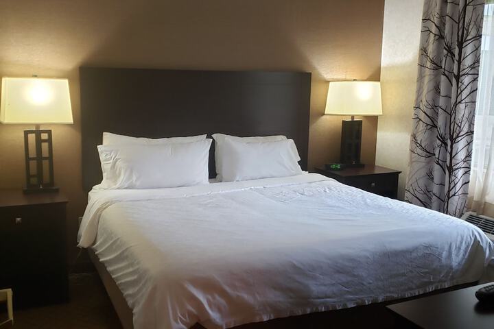 Holiday Inn Express Grove City by IHG