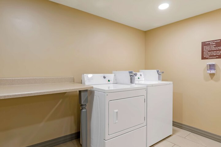 Room 8 of 27