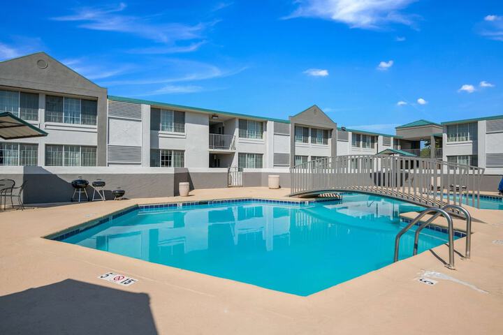Pool 4 of 29