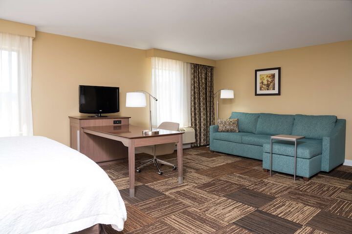 Room 11 of 28