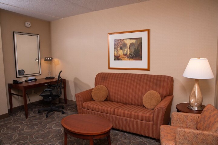 Room 11 of 30
