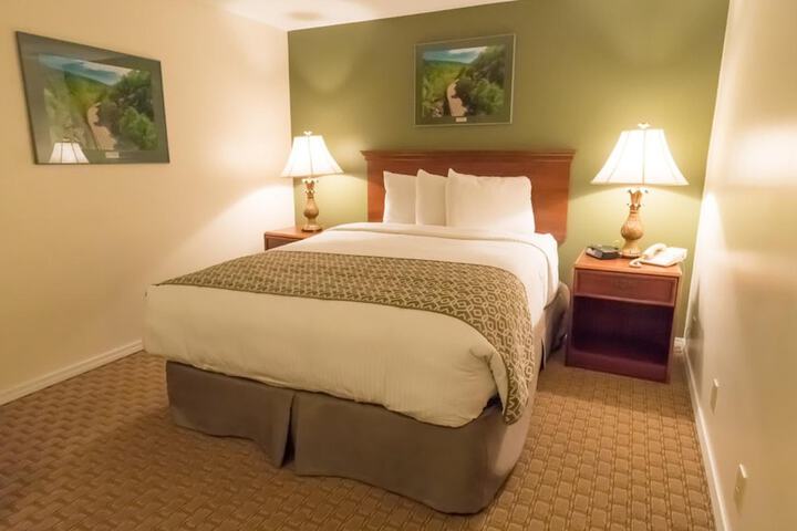 Room 9 of 34