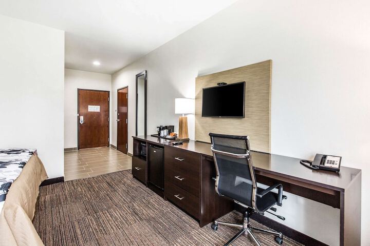 Room 11 of 30