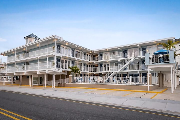 The Harbor Light Family Resort