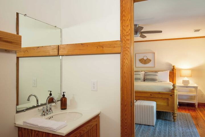 Raven by Avantstay Entertainers Dream w / Pool Hot Tub, Game Room! 9 Brs!