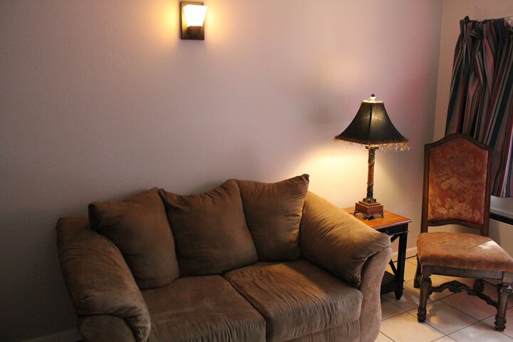 Room 146 of 219