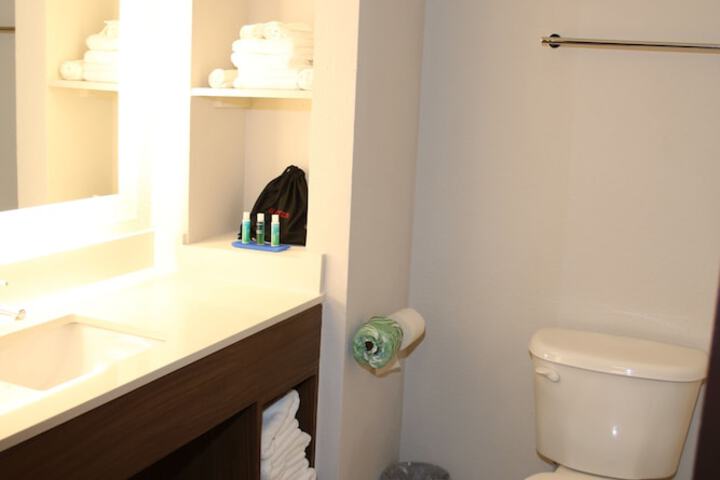 Holiday Inn Express & Suites Douglas by IHG