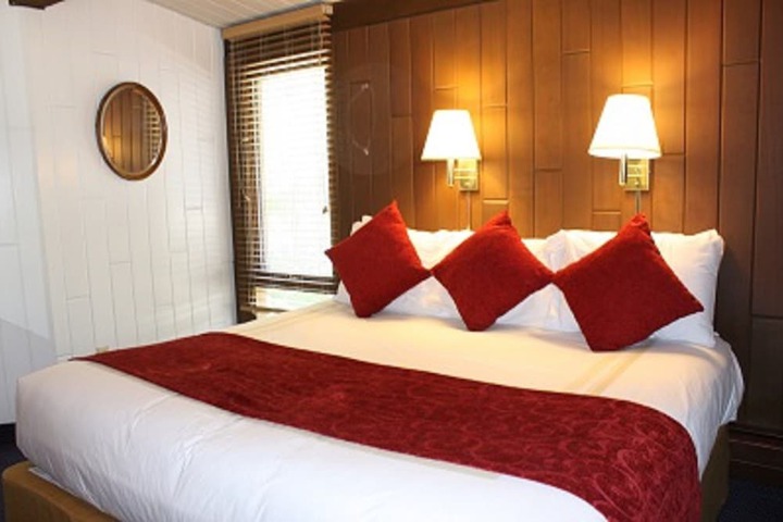 Room 49 of 104