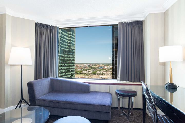 Room 42 of 60