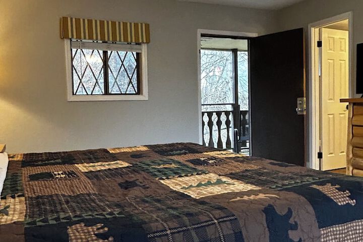 Room 65 of 104