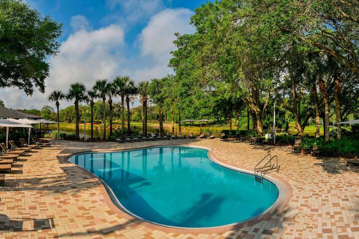 Pool 10 of 207