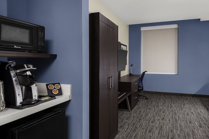 Room 30 of 52
