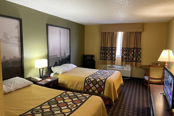 Room 4 of 11