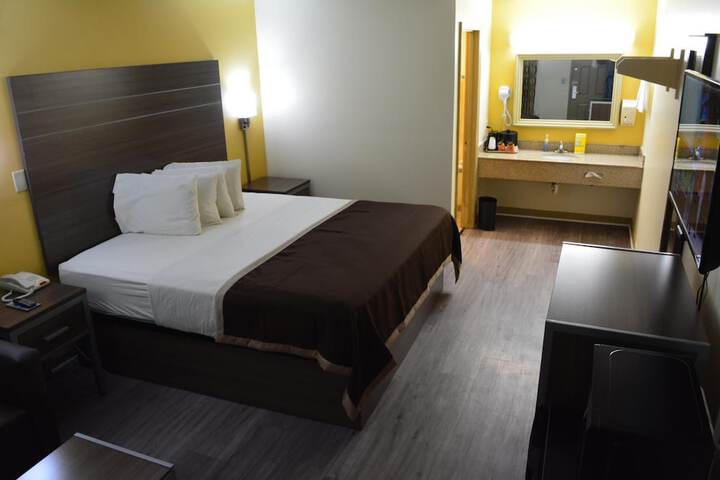 Room 15 of 49