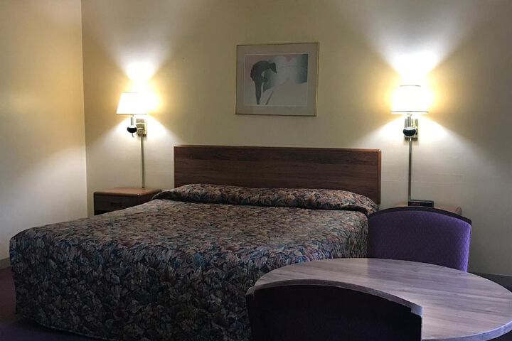 Room 15 of 38