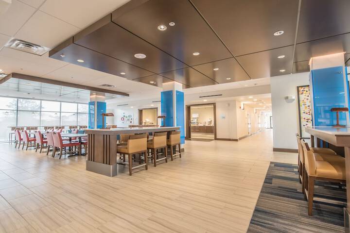 Holiday Inn Express & Suites-Dripping Springs - Austin Area by IHG