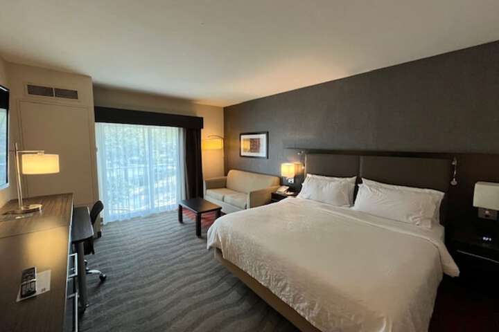Holiday Inn Express Hotel Naples Downtown - 5th Avenue