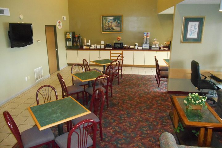Breakfast/Coffee Service 15 of 17