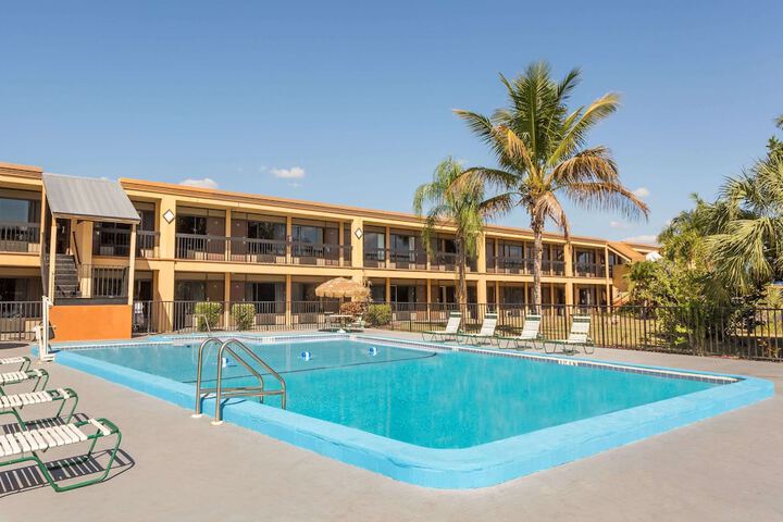 Pool 4 of 25