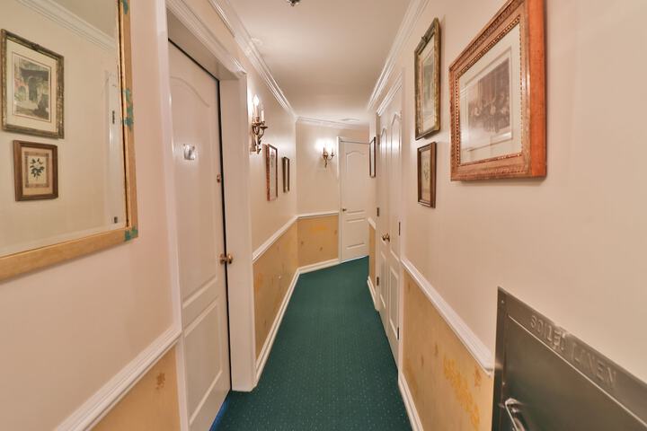 Ballroom/Hall 107 of 112