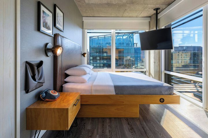 Room 54 of 103