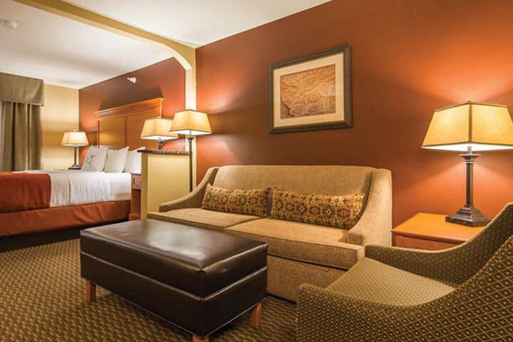 Best Western Plus Deer Park Hotel & Suites