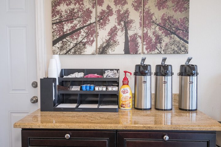 Breakfast/Coffee Service 23 of 24