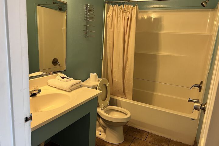 Room 11 of 17