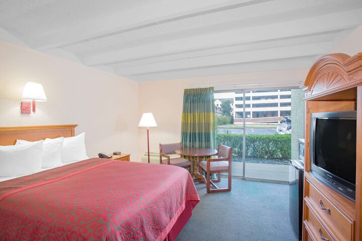 Days Inn by Wyndham Tallahassee University Center