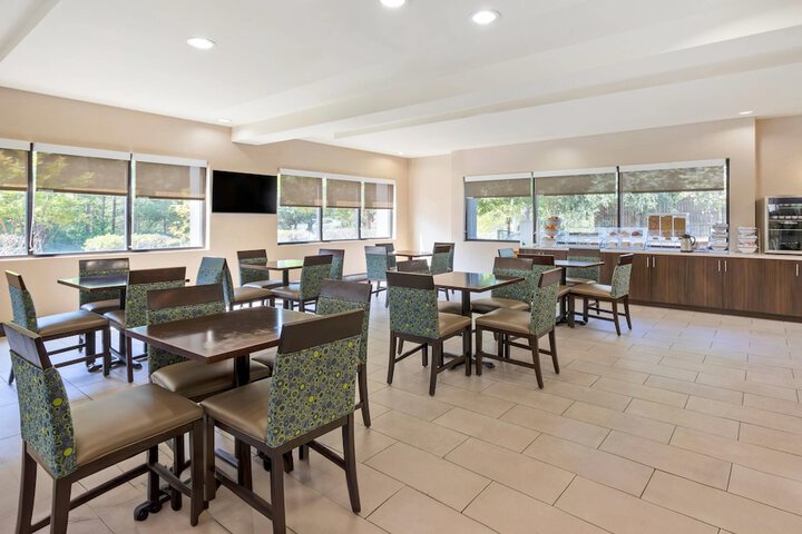Comfort Suites Columbia Northeast - Fort Jackson