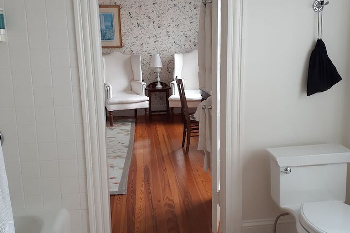 Room 73 of 81