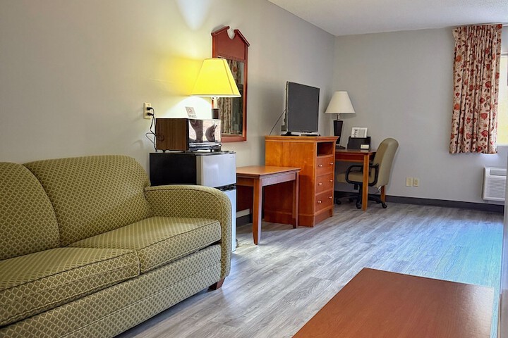 Room 10 of 22