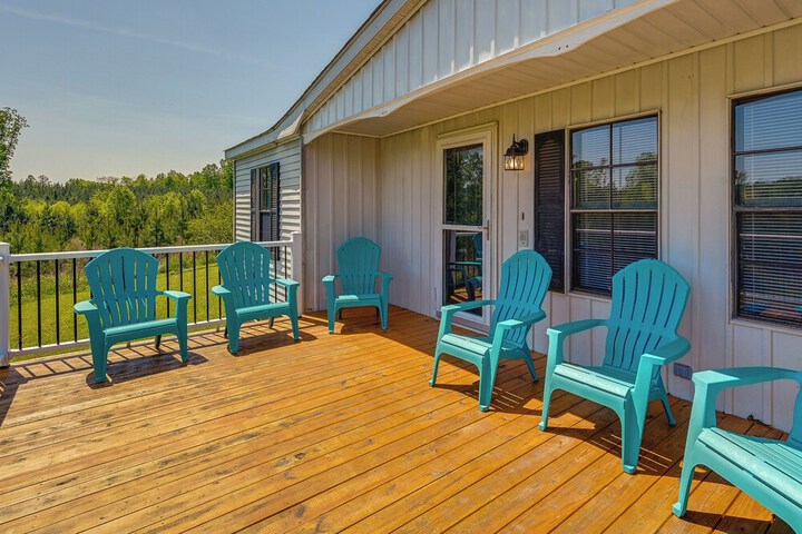 Quaint Asheboro Home 1 Mi to North Carolina Zoo!
