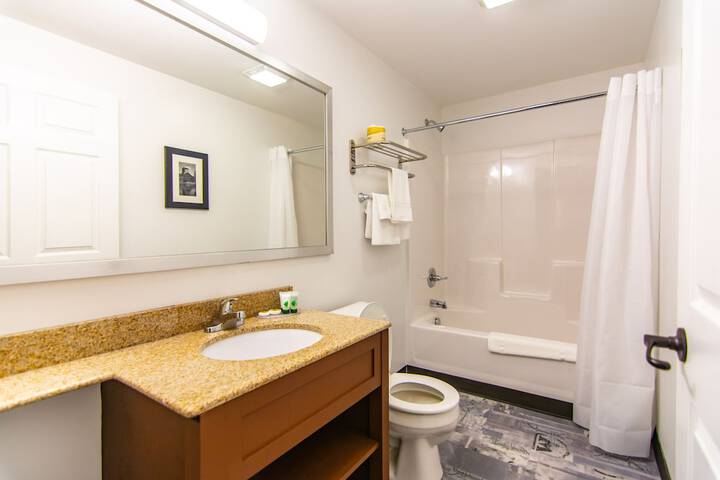 Room 10 of 16
